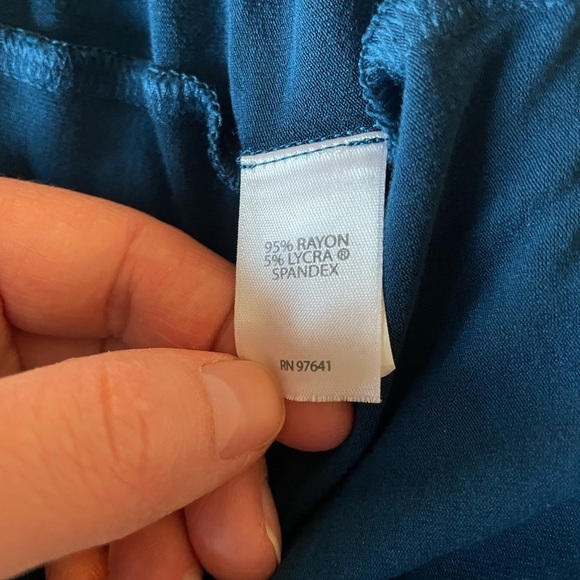 J. Jill super soft Rayan blend navy top size 3x with small dot detail - Picture 4 of 6